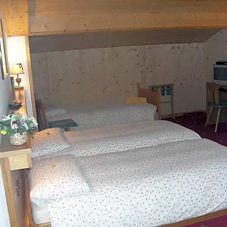 Garni Meuble La イン *